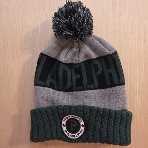 12 Semper Fi Philadelphia Knit Pom Beanie Hat Green Gray Winter Cap